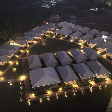 The Fern Seaside Luxurious Tent Resort Daman Exterior foto