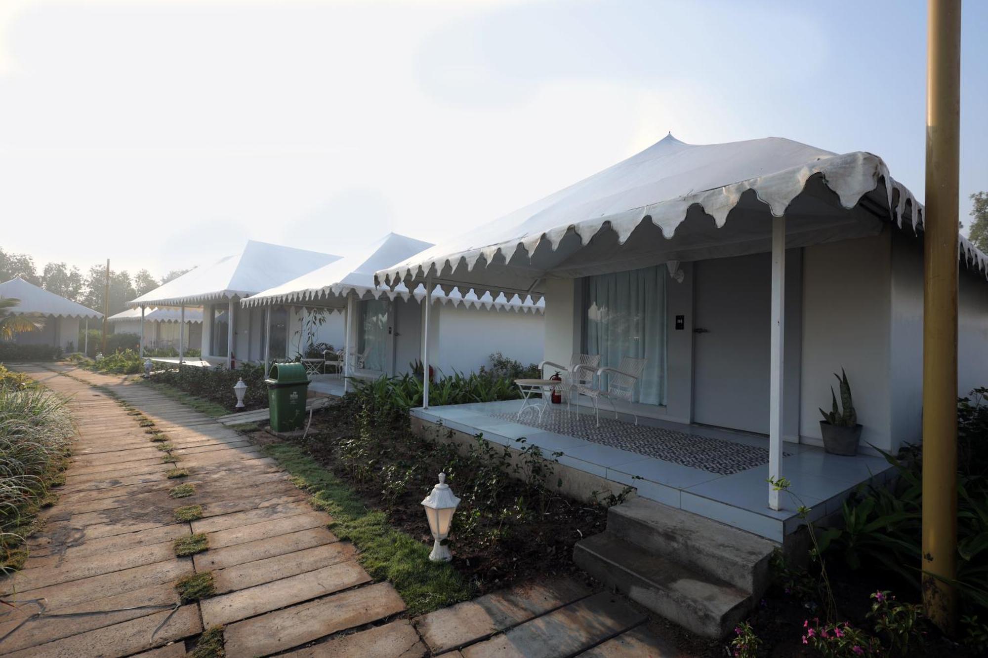 The Fern Seaside Luxurious Tent Resort Daman Exterior foto