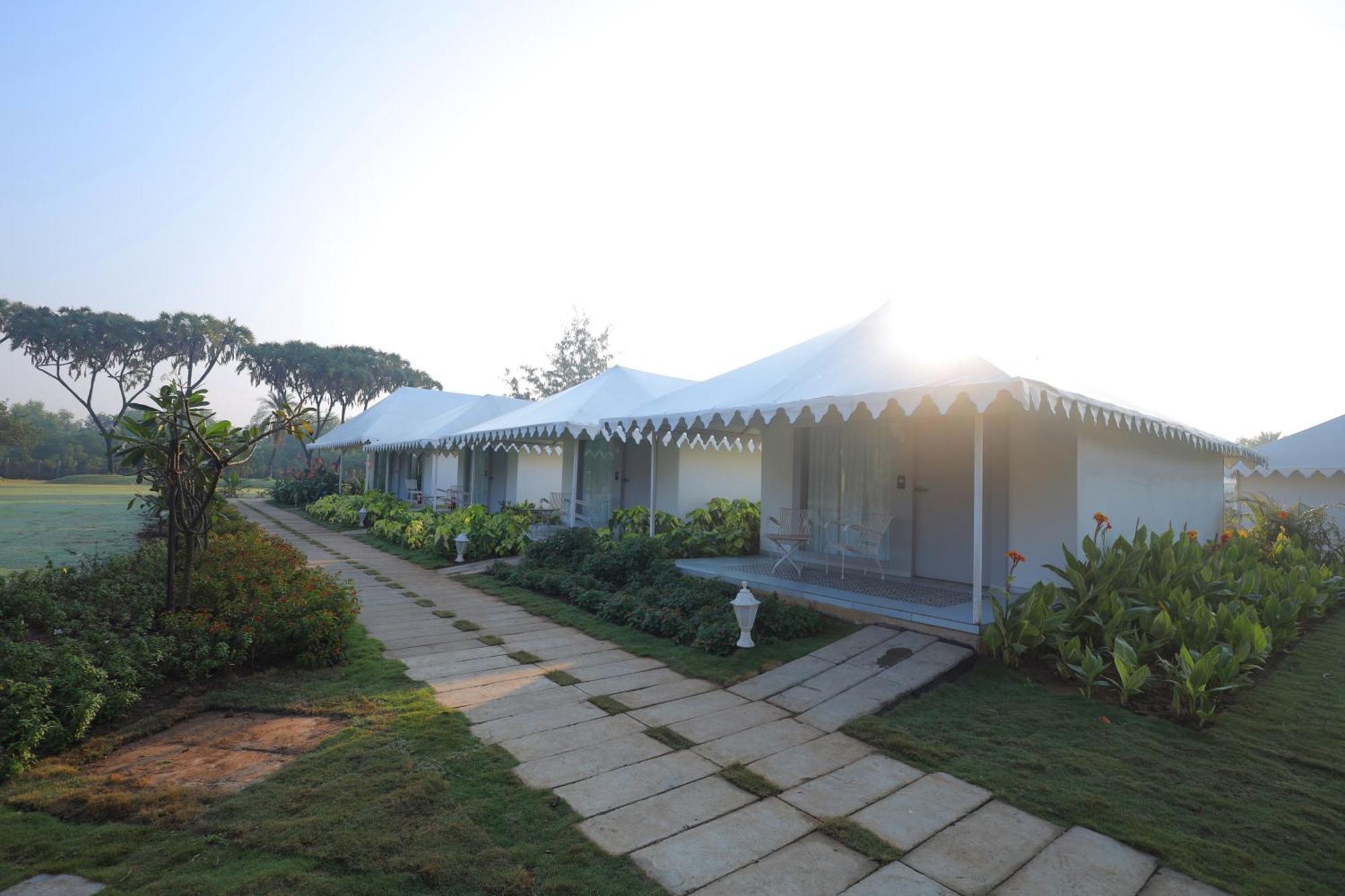 The Fern Seaside Luxurious Tent Resort Daman Exterior foto